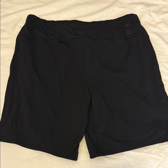 Fabletics “The One” short - Black - Picture 3 of 4
